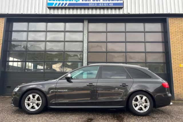 Audi A4 (2009) thumbnail 2