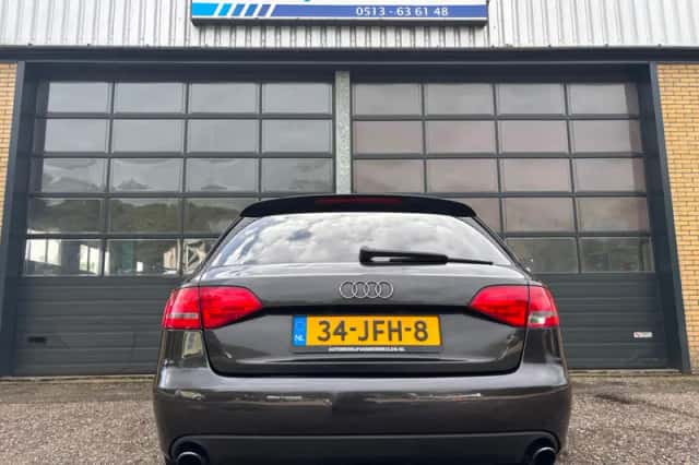 Audi A4 (2009) thumbnail 4