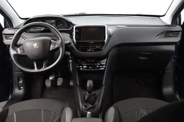 Peugeot 208 (2012) thumbnail 3