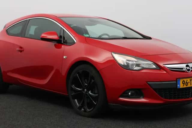 Opel Astra (2012) thumbnail 1