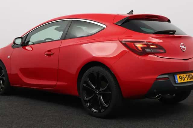 Opel Astra (2012) thumbnail 2