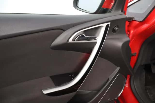 Opel Astra (2012) thumbnail 5