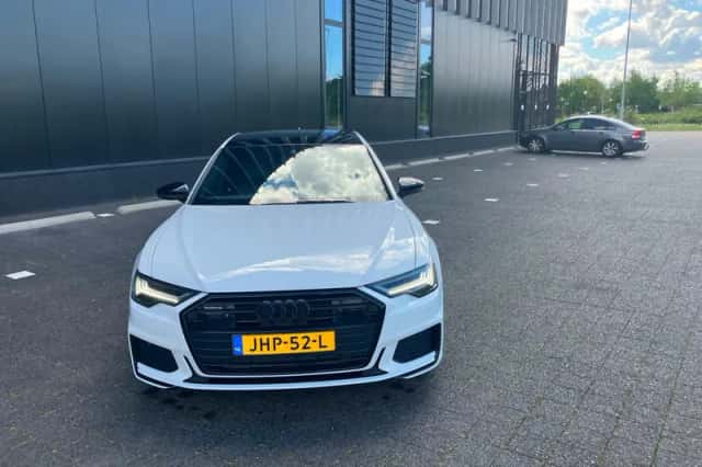 Audi A6 (2022) thumbnail 2