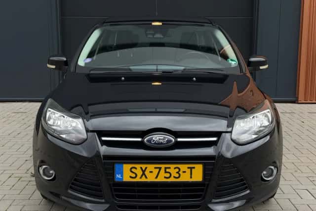 Ford Focus (2012) thumbnail 2