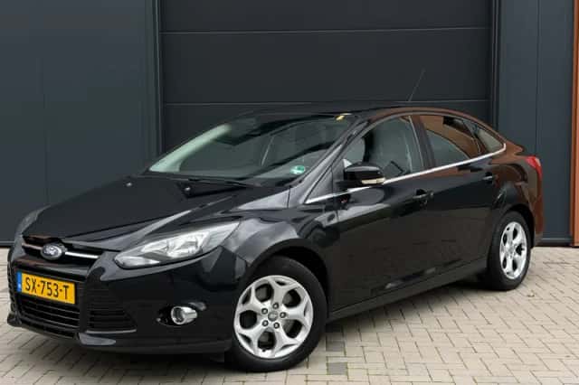 Ford Focus (2012) thumbnail 3