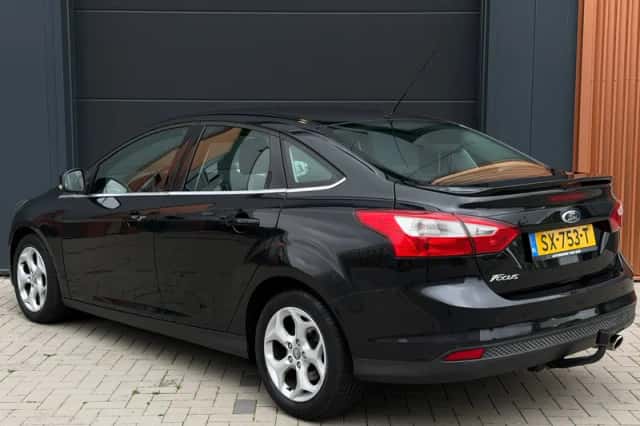 Ford Focus (2012) thumbnail 5