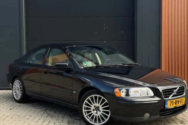 Volvo S60 (2005) thumbnail 1