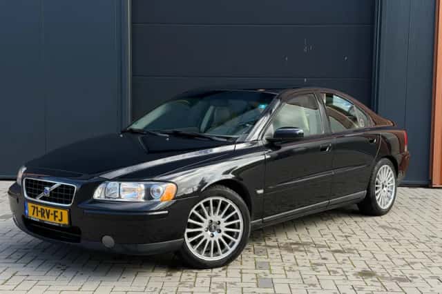 Volvo S60 (2005) thumbnail 3