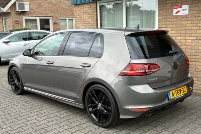 Volkswagen Golf (2014) thumbnail 4