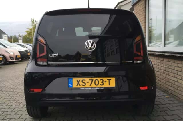 Volkswagen Up! (2019) thumbnail 5