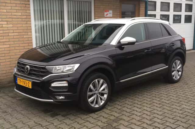 Volkswagen T-Roc (2018) thumbnail 1
