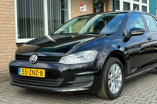 Volkswagen Golf (2013) thumbnail 2