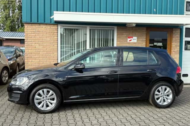 Volkswagen Golf (2013) thumbnail 3