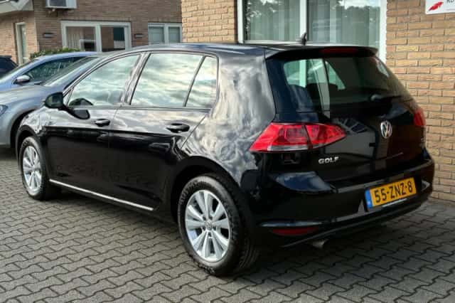 Volkswagen Golf (2013) thumbnail 4
