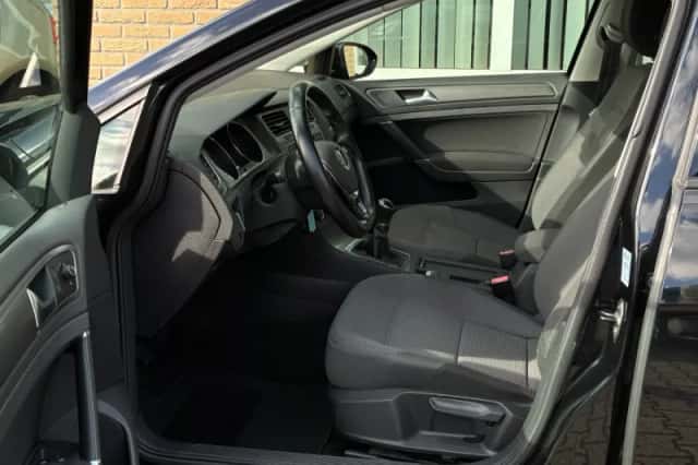 Volkswagen Golf (2013) thumbnail 5
