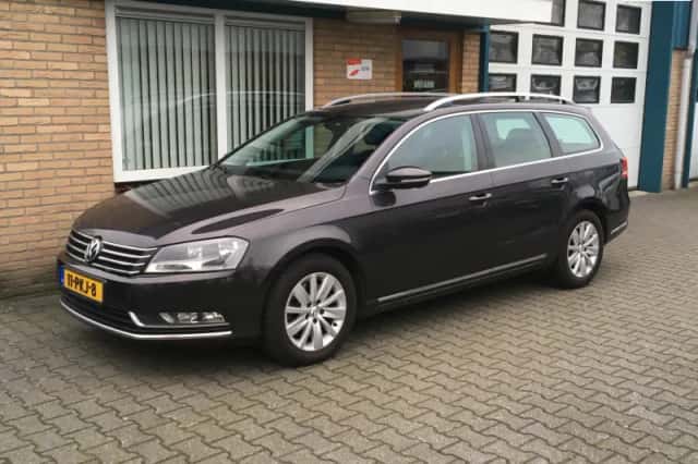 Volkswagen Passat (2011) thumbnail 1