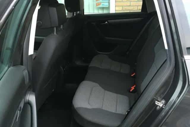 Volkswagen Passat (2011) thumbnail 6