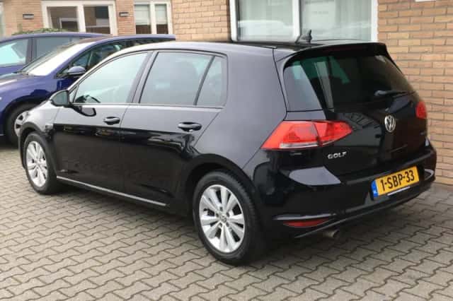 Volkswagen Golf (2013) thumbnail 3