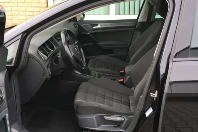 Volkswagen Golf (2013) thumbnail 4