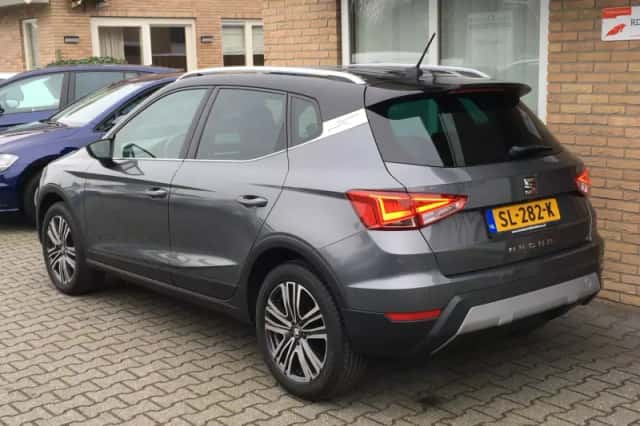SEAT Arona (2018) thumbnail 4
