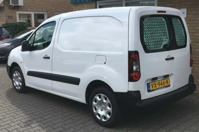 Peugeot Partner (2016) thumbnail 3