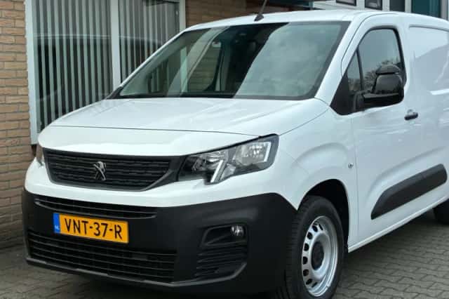 Peugeot Partner (2022) thumbnail 2