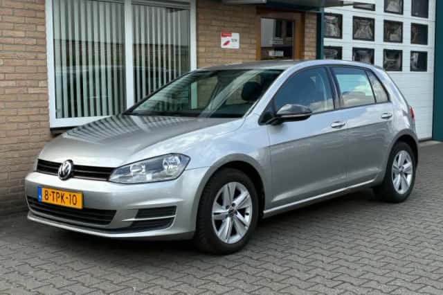 Volkswagen Golf (2014) thumbnail 1