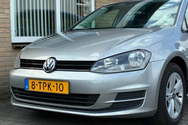 Volkswagen Golf (2014) thumbnail 2