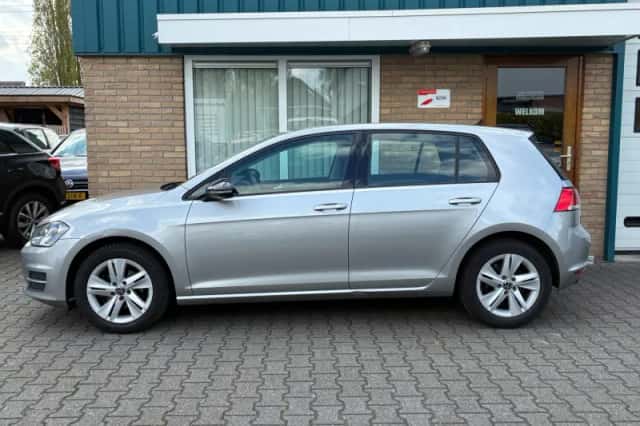 Volkswagen Golf (2014) thumbnail 3