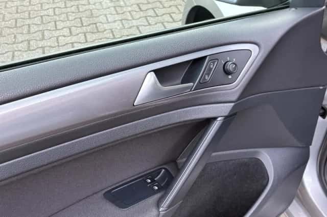 Volkswagen Golf (2014) thumbnail 6