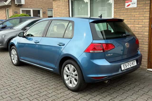 Volkswagen Golf (2016) thumbnail 4