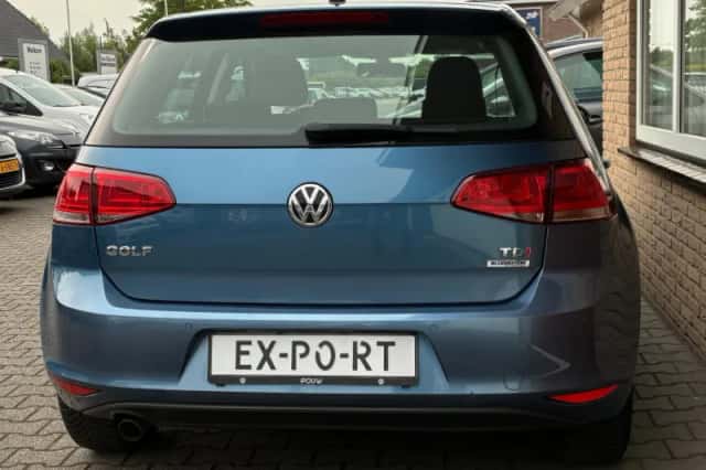 Volkswagen Golf (2016) thumbnail 5