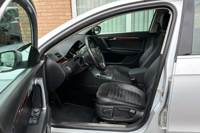 Volkswagen Passat (2010) thumbnail 6