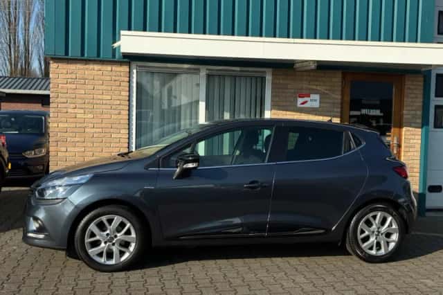 Renault Clio (2018) thumbnail 3