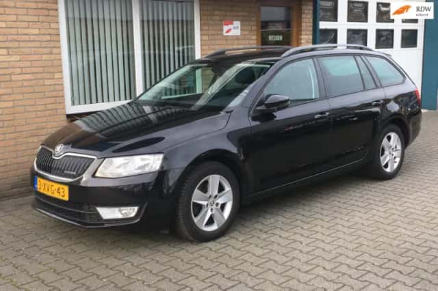 Škoda Octavia (2014) thumbnail 1