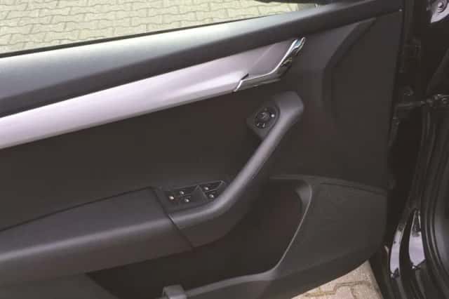 Škoda Octavia (2014) thumbnail 6