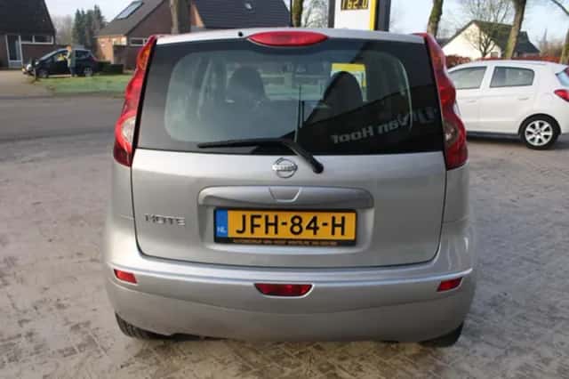 Nissan Note (2011) thumbnail 5