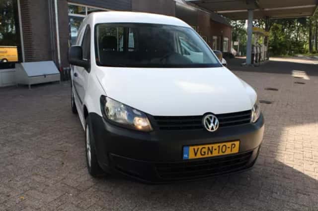 Volkswagen Caddy (2015) thumbnail 2