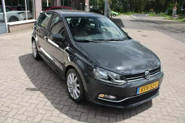Volkswagen Polo (2016) thumbnail 3