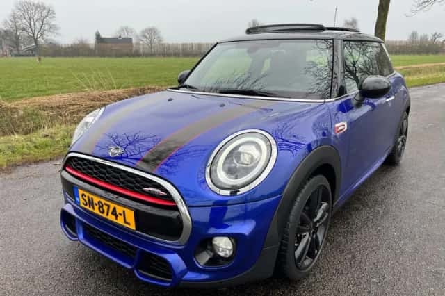 MINI Cooper (2018) thumbnail 1