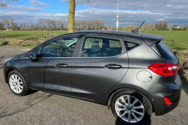 Ford Fiesta (2018) thumbnail 3