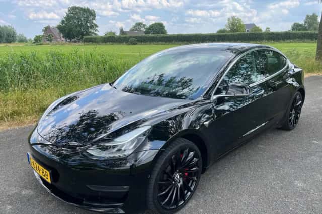 Tesla Model 3 (2019) thumbnail 2