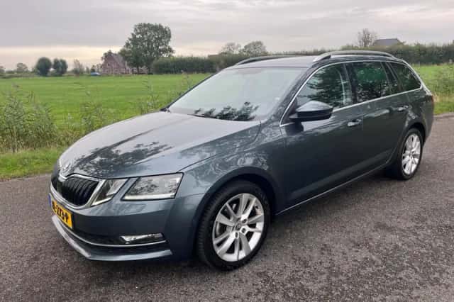 Škoda Octavia (2018) thumbnail 2