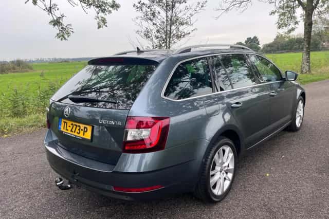 Škoda Octavia (2018) thumbnail 6
