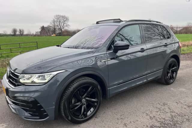 Volkswagen Tiguan (2021) thumbnail 2