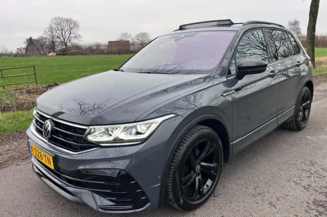 Volkswagen Tiguan (2021) thumbnail 3
