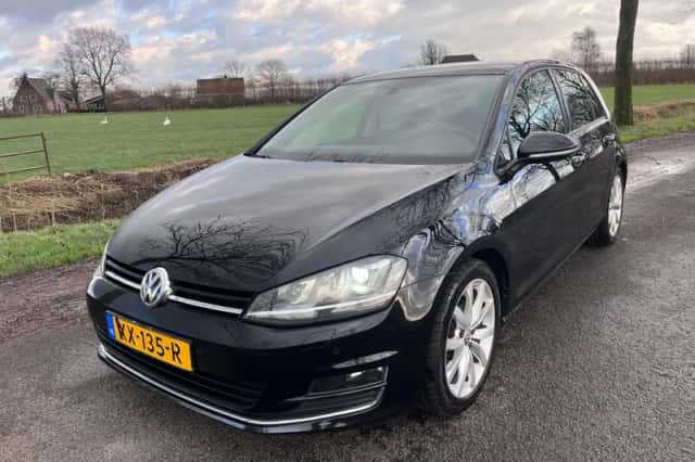 Volkswagen Golf (2013) thumbnail 2