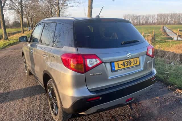 Suzuki Vitara (2017) thumbnail 4