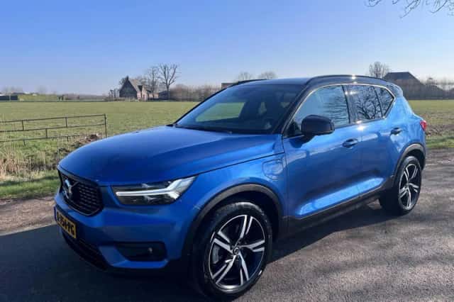 Volvo XC40 (2021) thumbnail 2