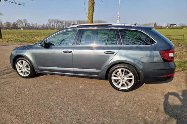Škoda Octavia (2020) thumbnail 3
